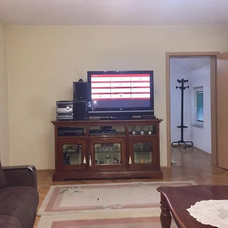 פרישטינה Jani Apartment מראה חיצוני תמונה